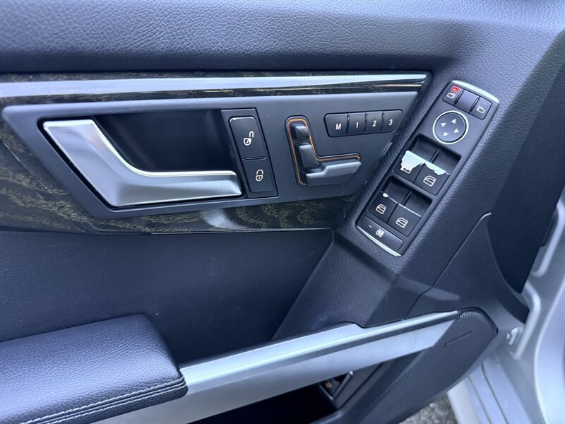 Used 2015 Mercedes-Benz GLK 350 4MATIC image 19