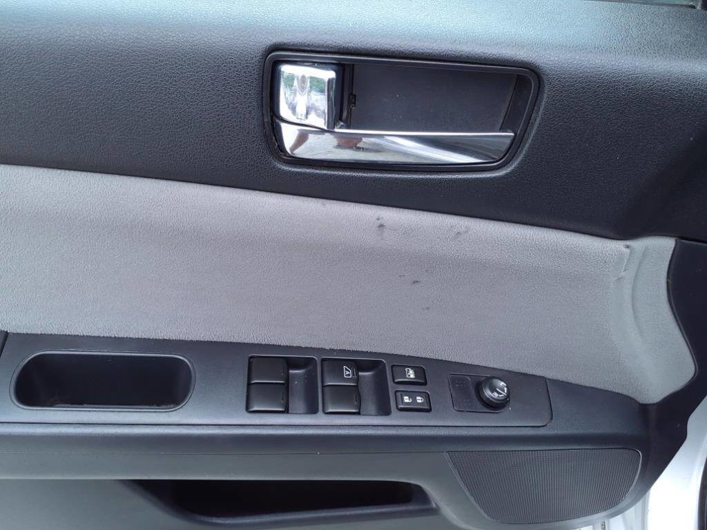 Used 2012 Nissan Sentra 2.0 SR w/ Special Edition Pkg image 10