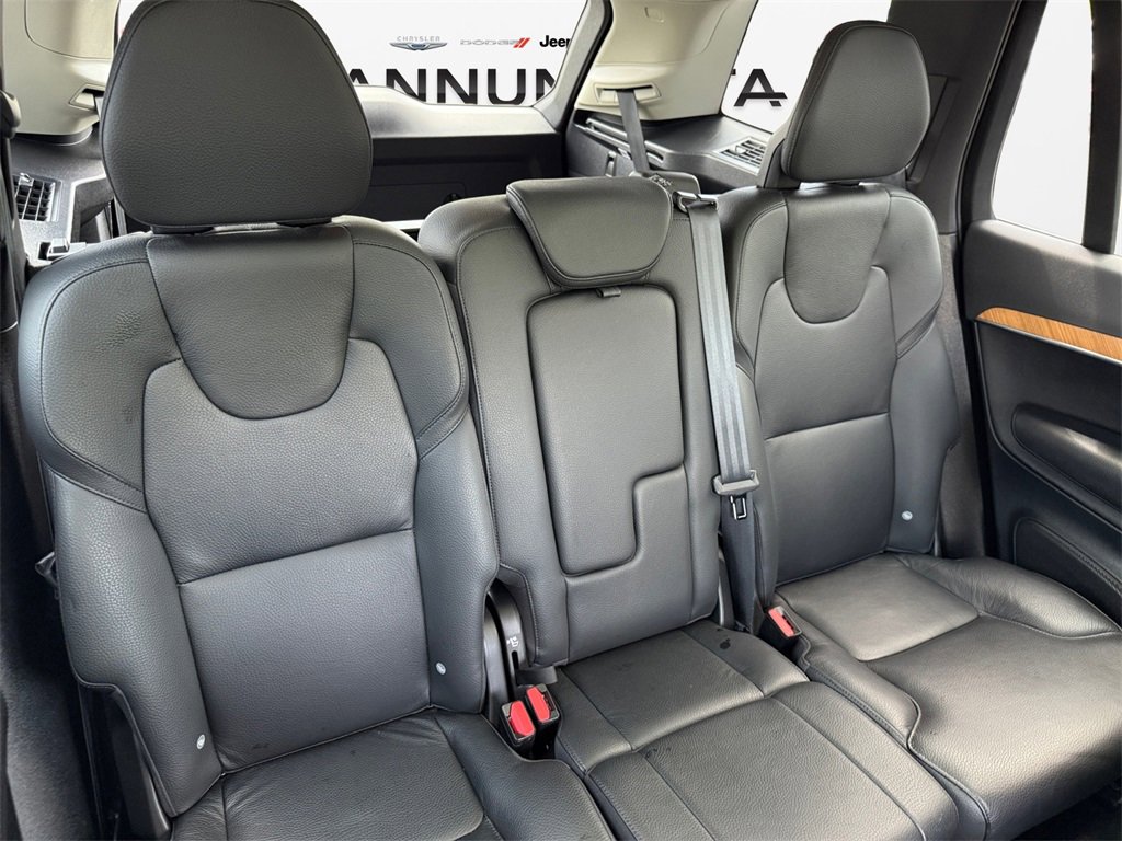 Used 2022 Volvo XC90 T6 Momentum w/ Climate Package image 16