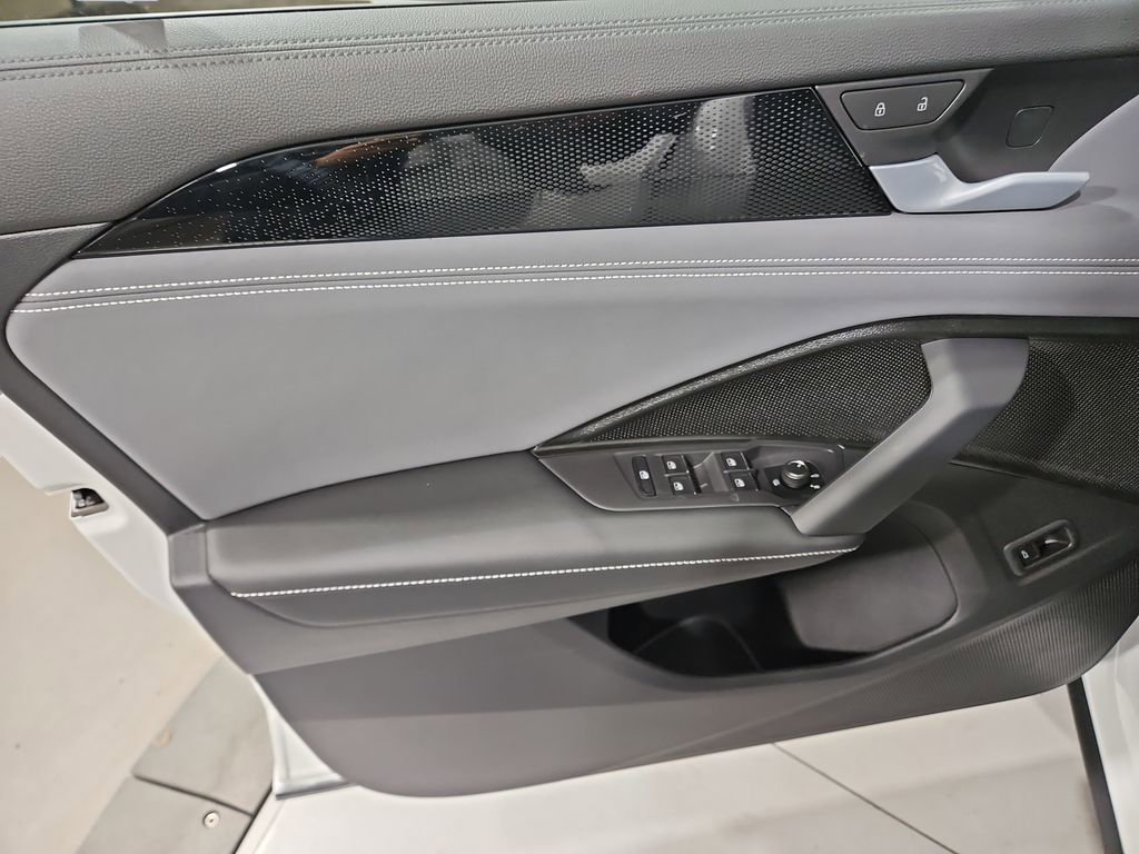 New 2026 Volkswagen Tiguan SE R-Line image 10