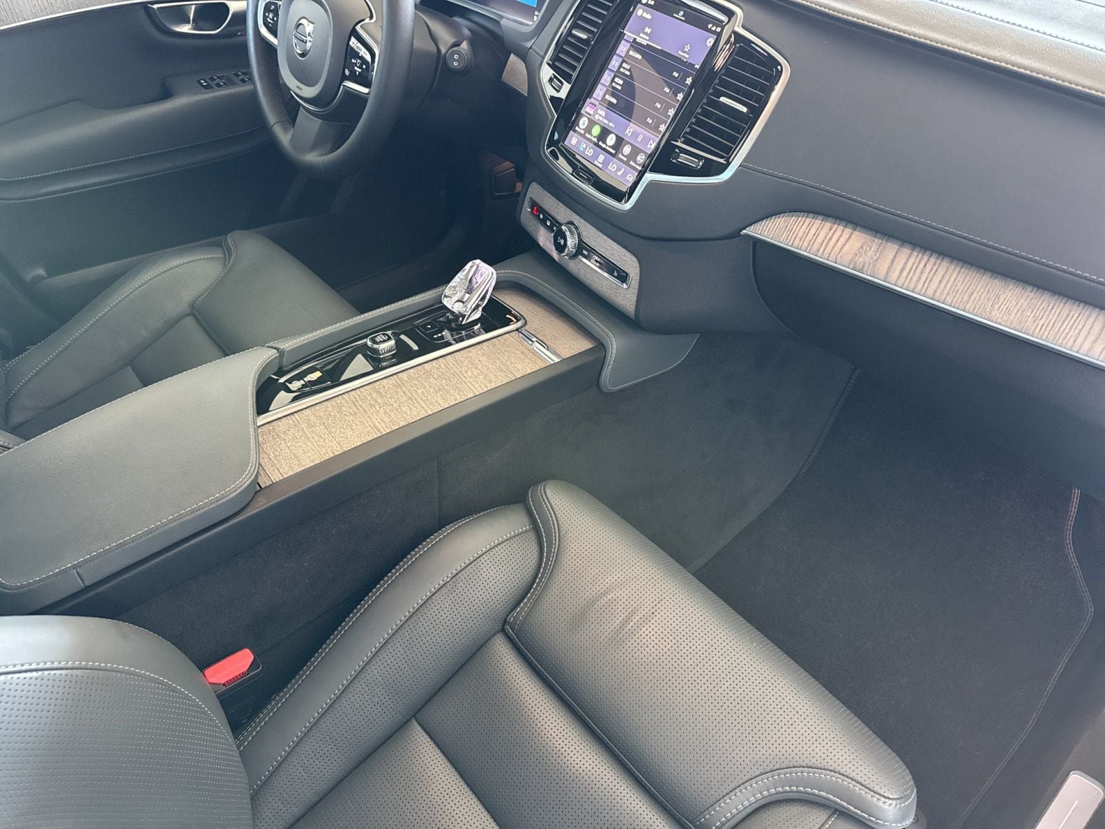 Certified 2023 Volvo XC90 T8 Ultimate AWD/4WD image 21