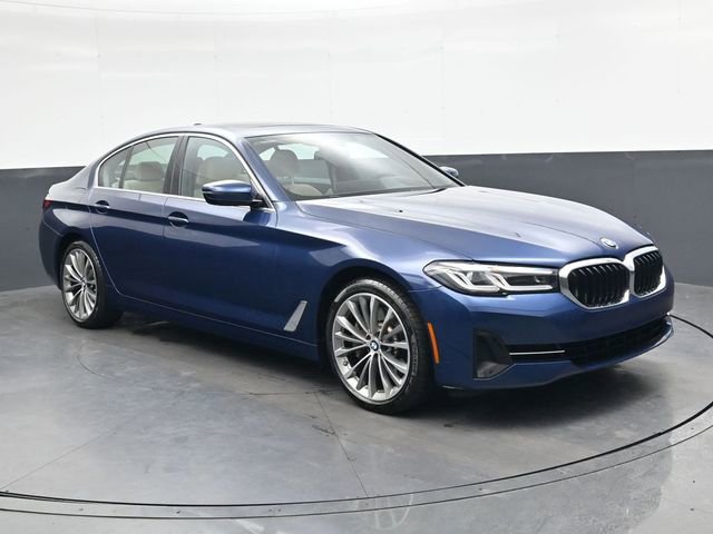 Used 2023 BMW 530i w/ Premium Package image 2