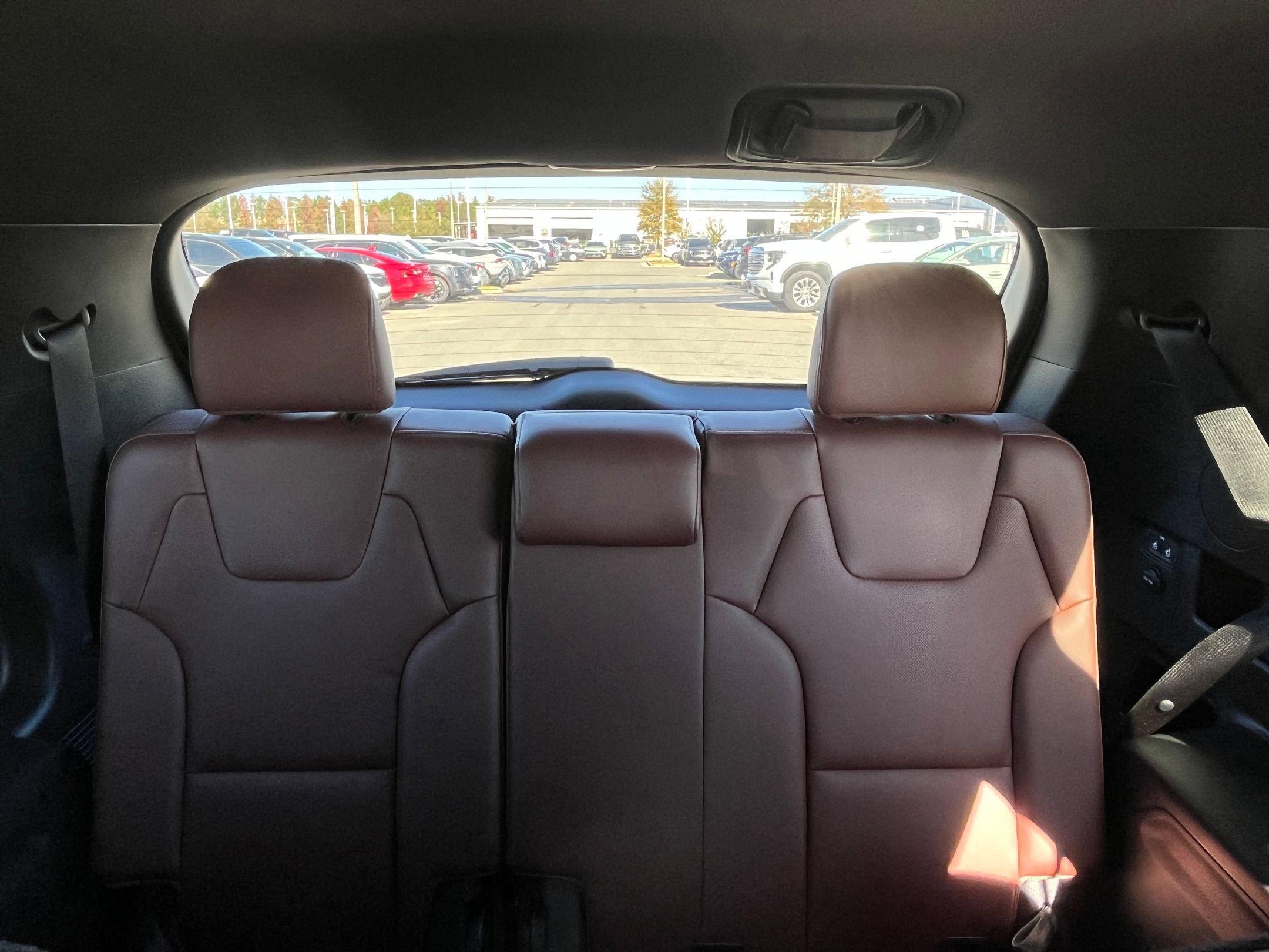 Used 2024 Kia Telluride EX w/ EX Captain's Chair Package image 24