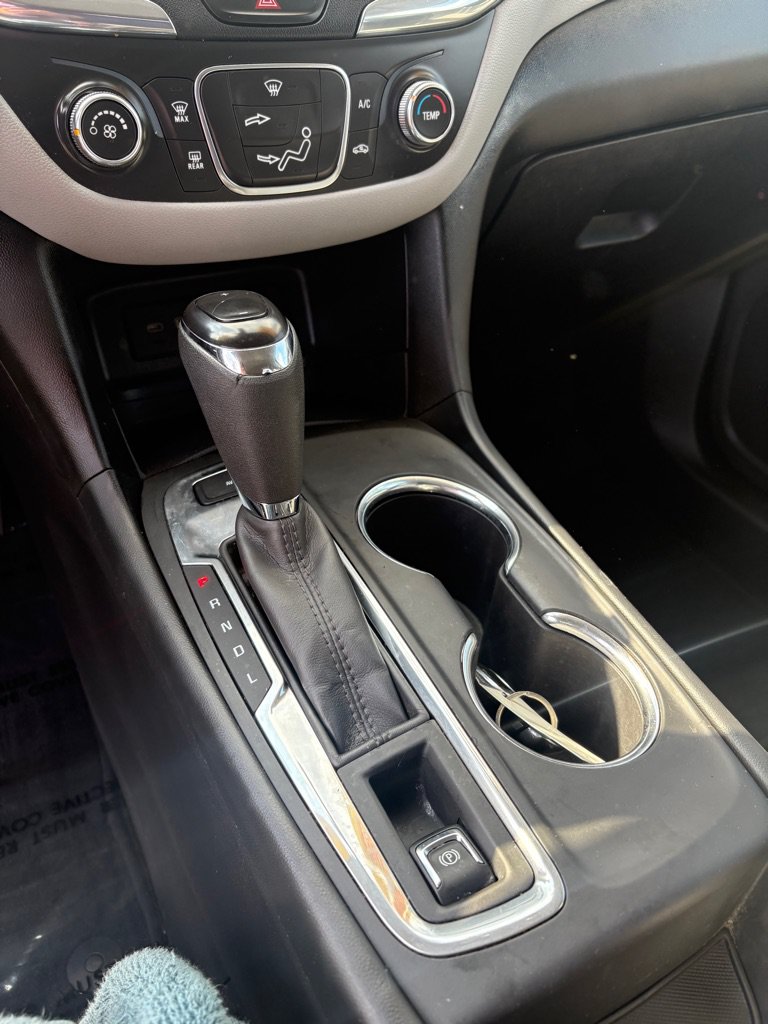 Used 2019 Chevrolet Equinox LS w/ LS Convenience Package AWD/4WD image 18