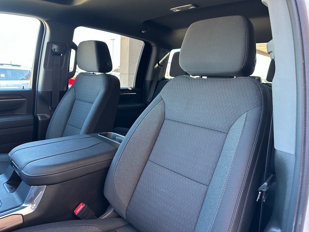 Used 2025 Chevrolet Silverado 2500 LT w/ Convenience Package image 13