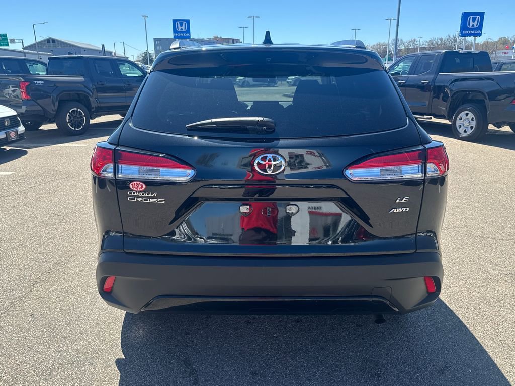 Used 2024 Toyota Corolla Cross LE w/ Moonroof Package AWD/4WD image 6