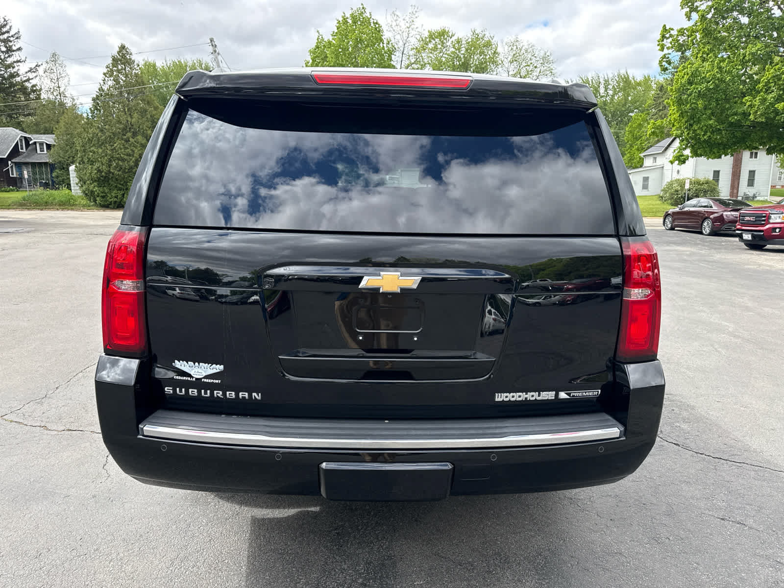 Used 2018 Chevrolet Suburban Premier w/ Max Trailering Package AWD/4WD image 4