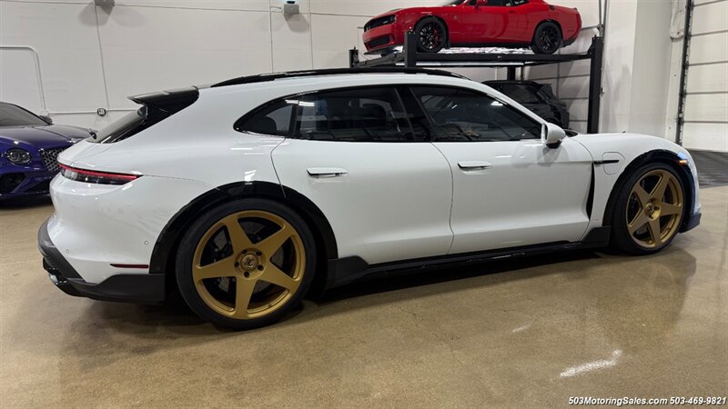 Used 2022 Porsche Taycan Turbo S Cross Turismo w/ Technology Package AWD/4WD image 22