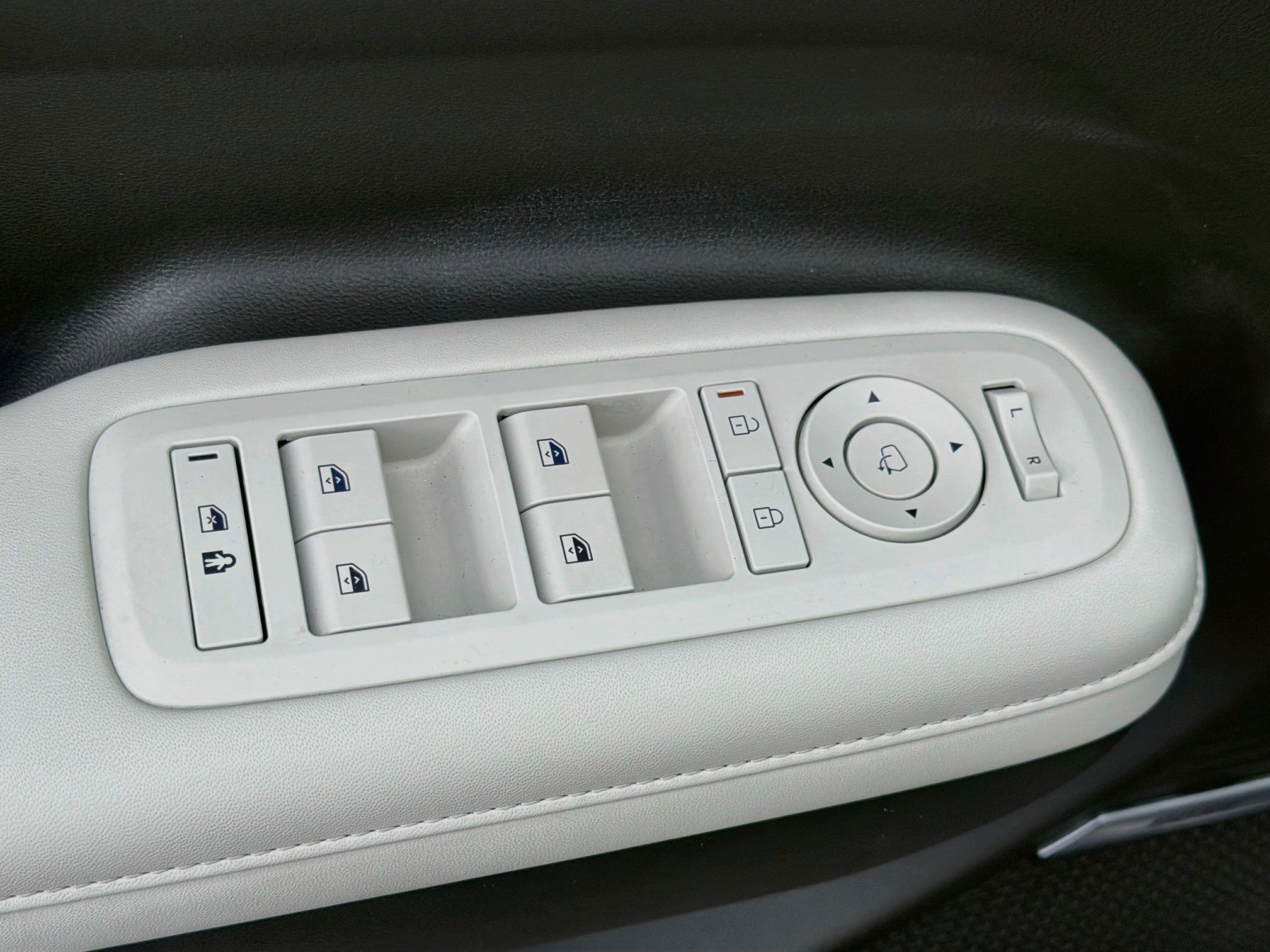 Used 2024 Hyundai Santa Fe Calligraphy AWD/4WD image 25