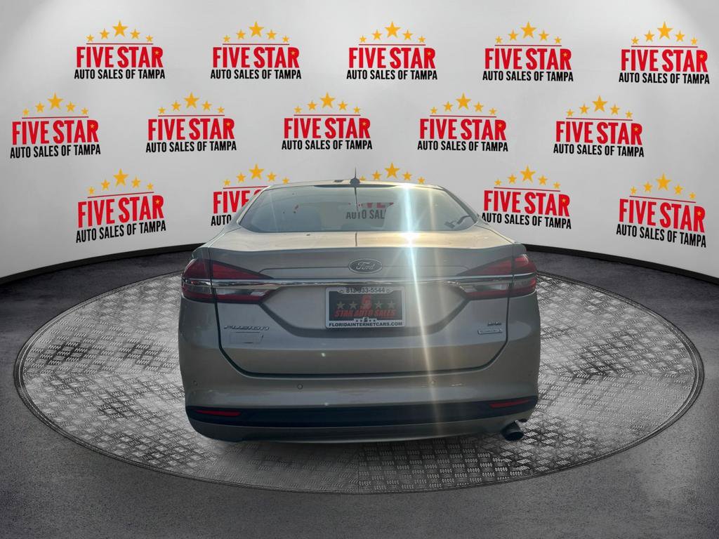 Used 2017 Ford Fusion SE w/ Fusion SE Technology Package FWD image 6
