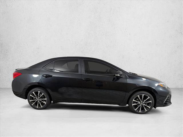 Used 2018 Toyota Corolla SE FWD image 2
