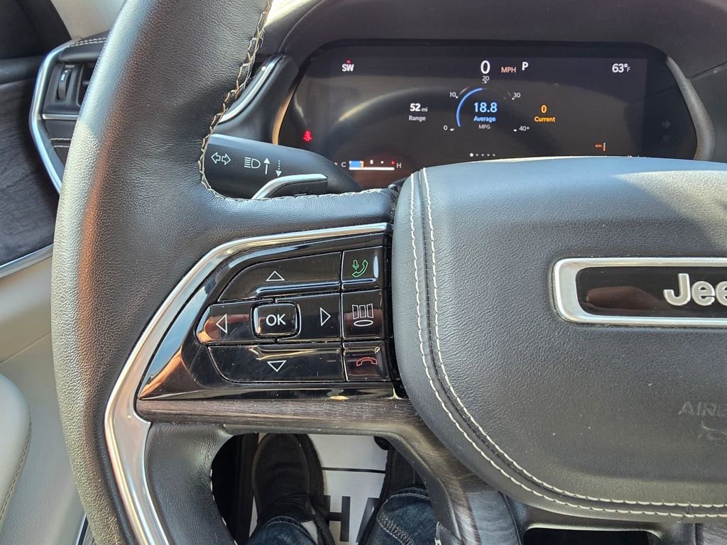 Used 2022 Jeep Grand Cherokee Overland w/ Luxury Tech Group IV image 21