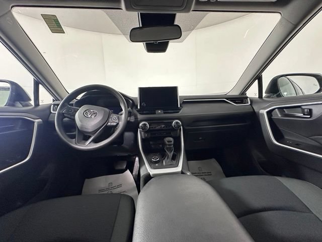 Used 2023 Toyota RAV4 LE AWD/4WD image 16
