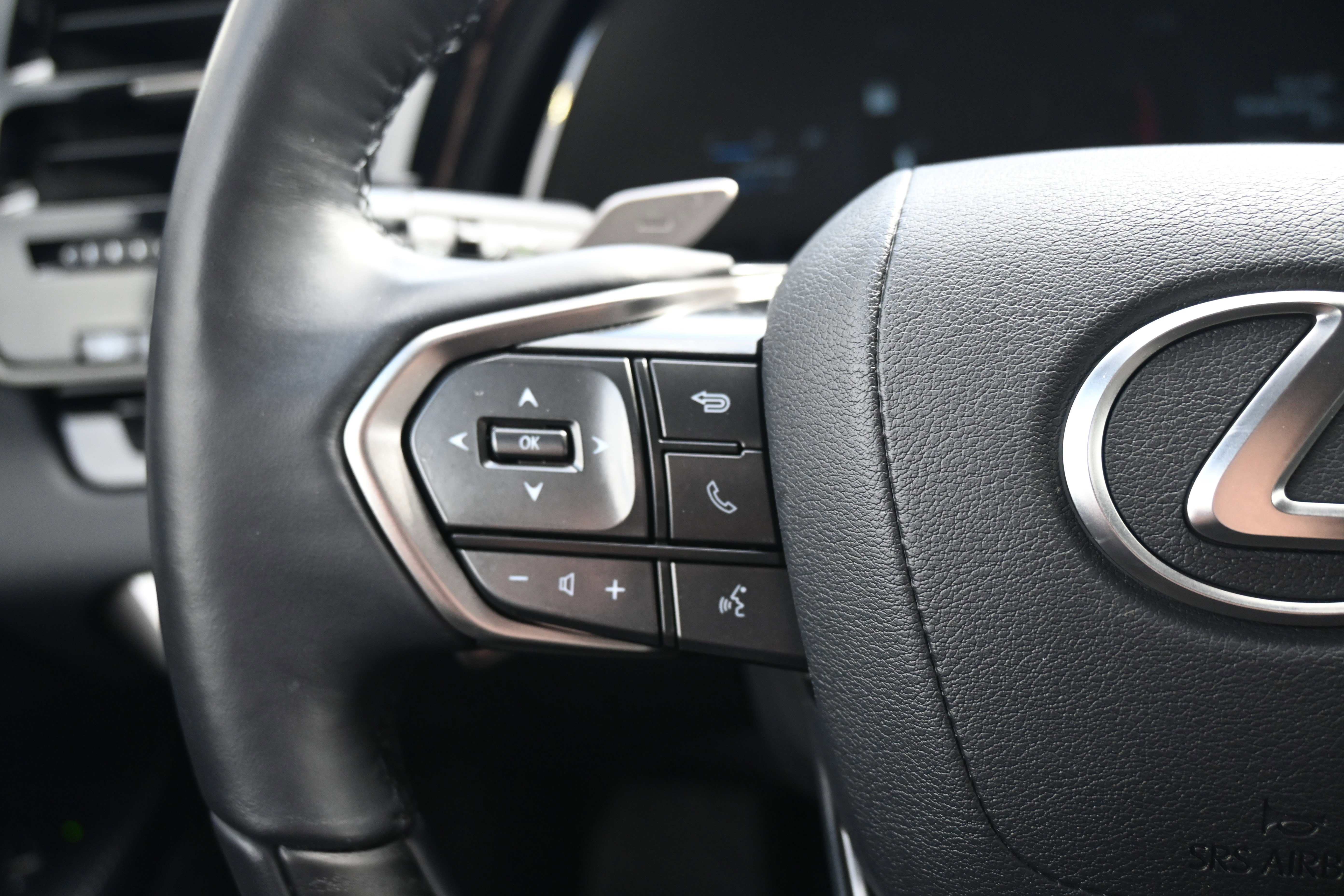 Used 2025 Lexus RX 350 Premium w/ Accessory Package (Z1) image 31