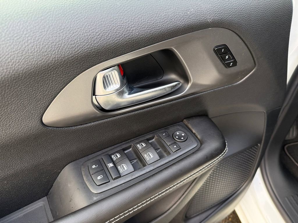 New 2026 Chrysler Pacifica Select image 11