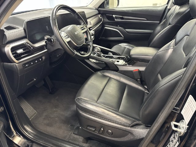 Used 2025 Kia Telluride S FWD image 12