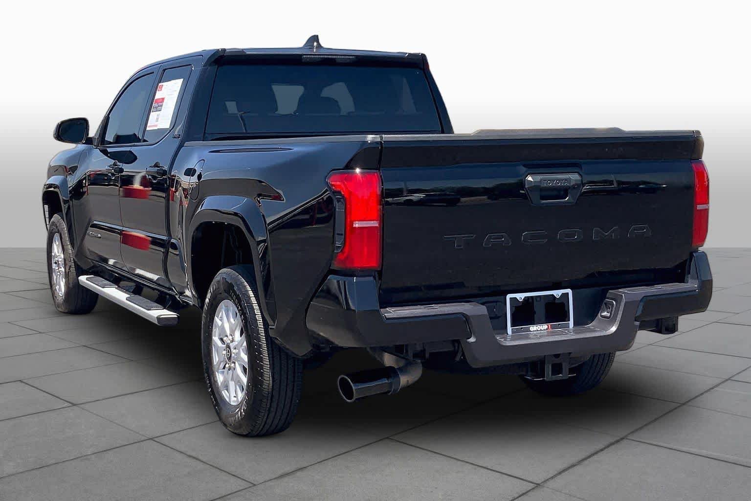 Used 2025 Toyota Tacoma SR5 RWD image 12