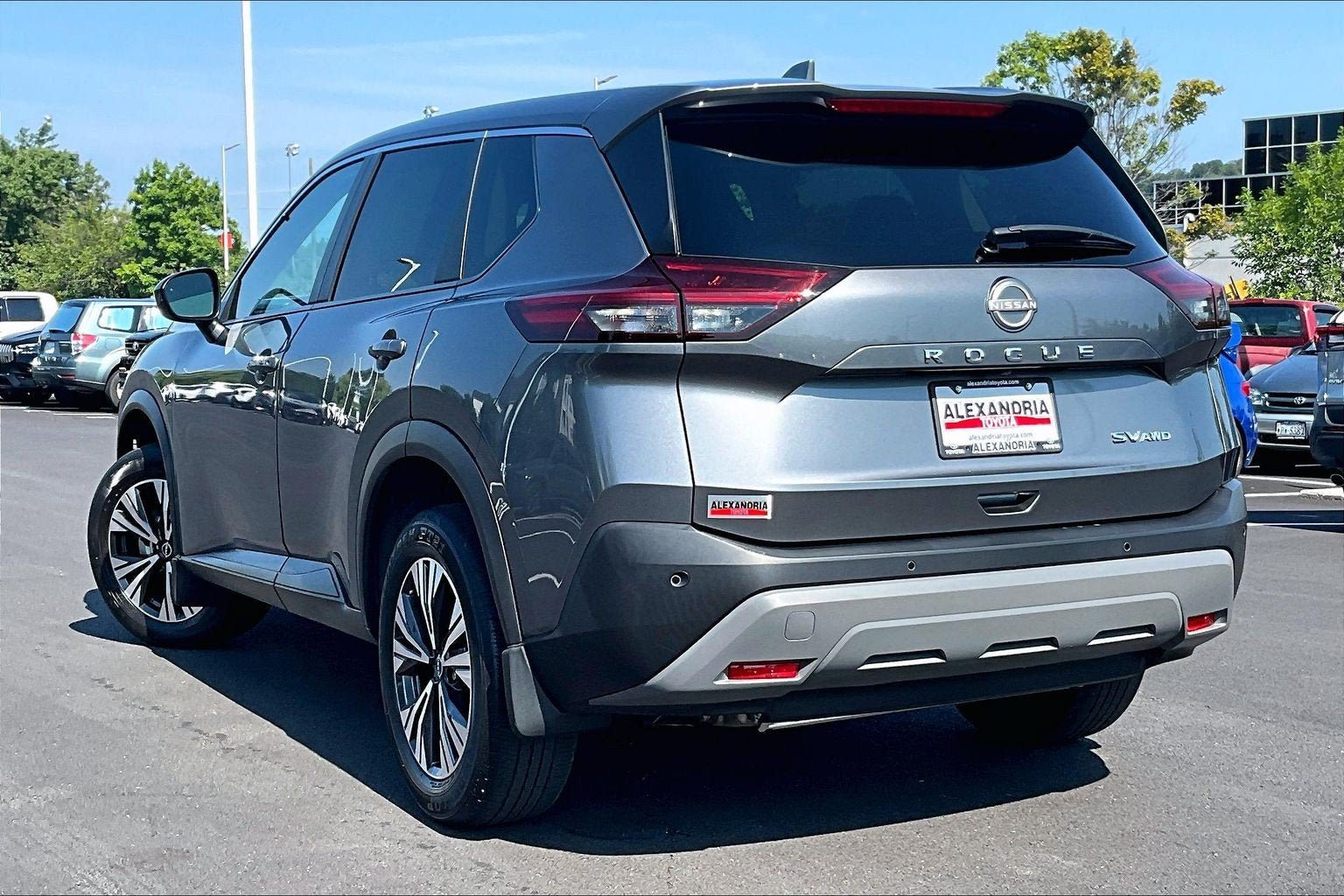 Used 2023 Nissan Rogue SV AWD/4WD image 11
