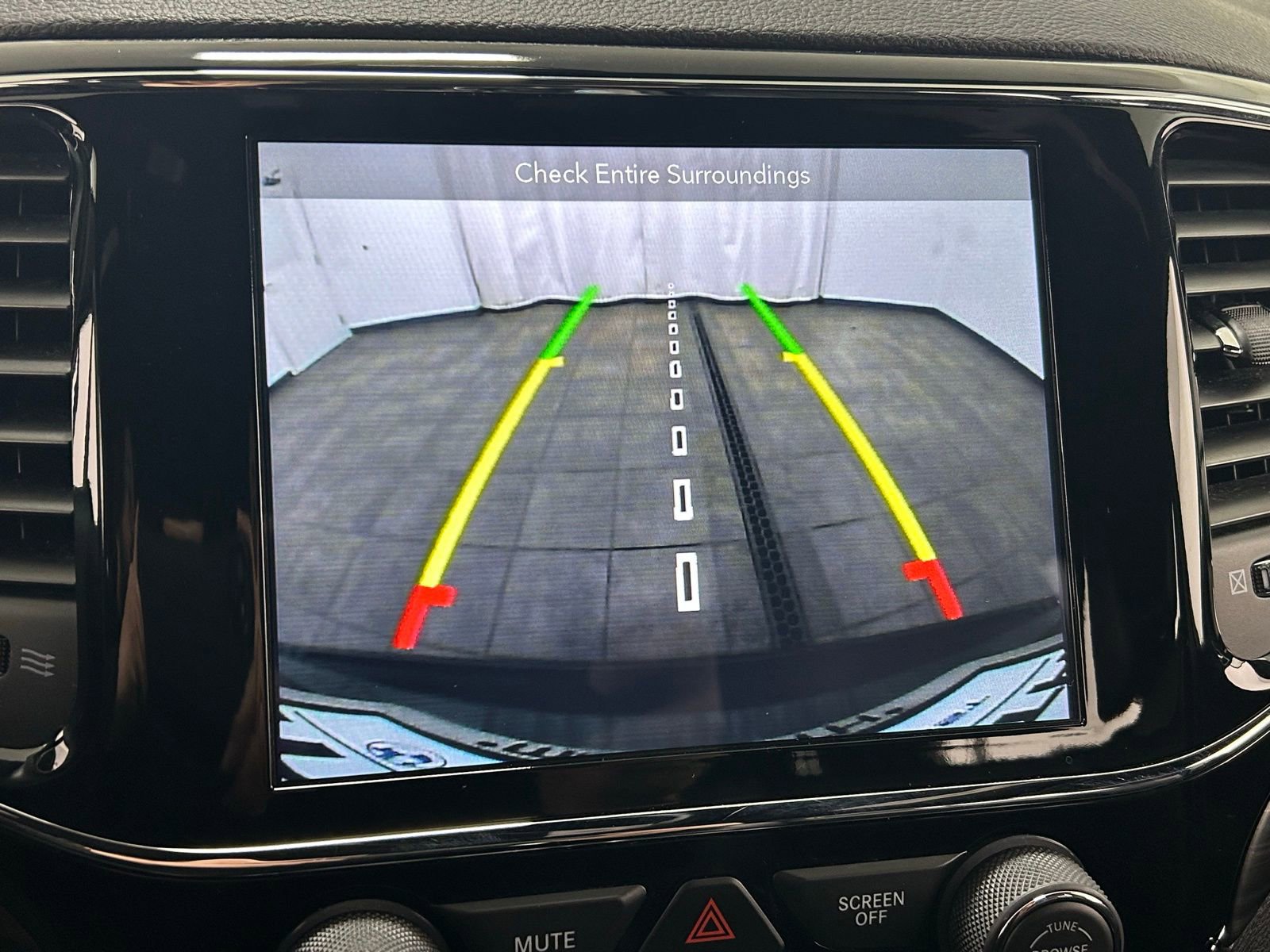 Used 2019 Jeep Grand Cherokee Altitude image 19