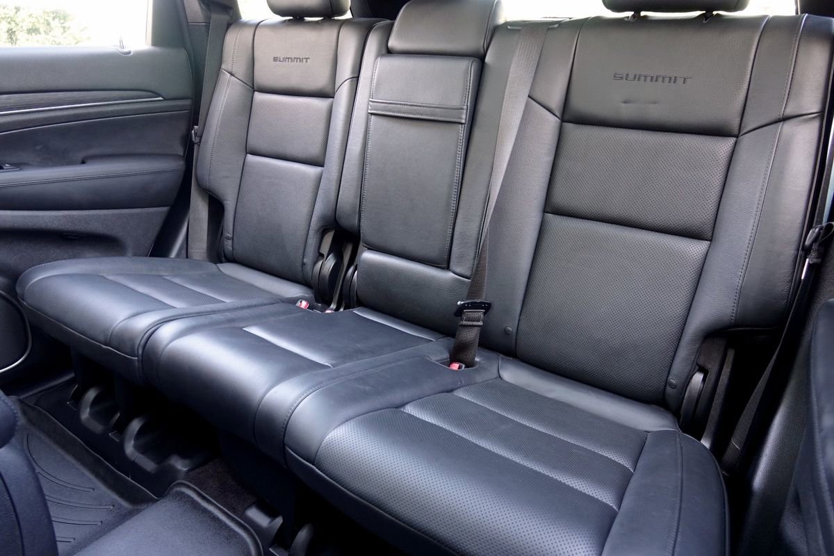 Used 2017 Jeep Grand Cherokee Summit w/ Platinum Series Group image 12