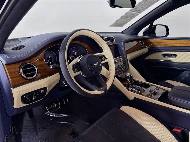 Used 2022 Bentley Bentayga image 9