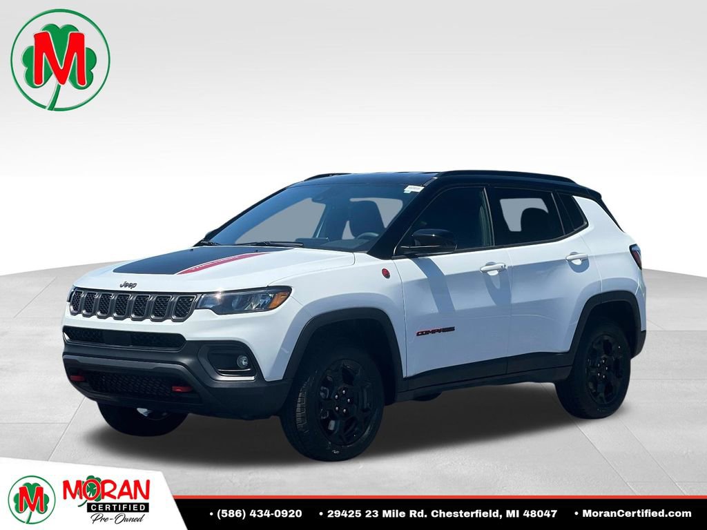 Used 2023 Jeep Compass Trailhawk w/ Trailhawk Convenience Group AWD/4WD image 1