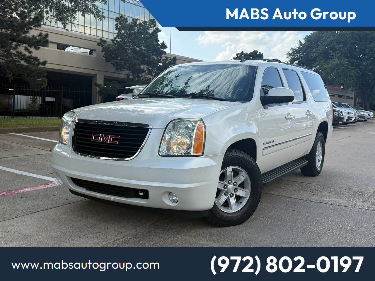 Used 2013 GMC Yukon XL SLT w/ SLT-2 Equipment Package RWD image 1