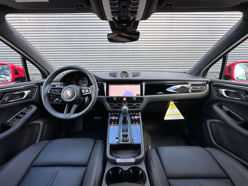 Used 2026 Porsche Macan AWD/4WD image 6