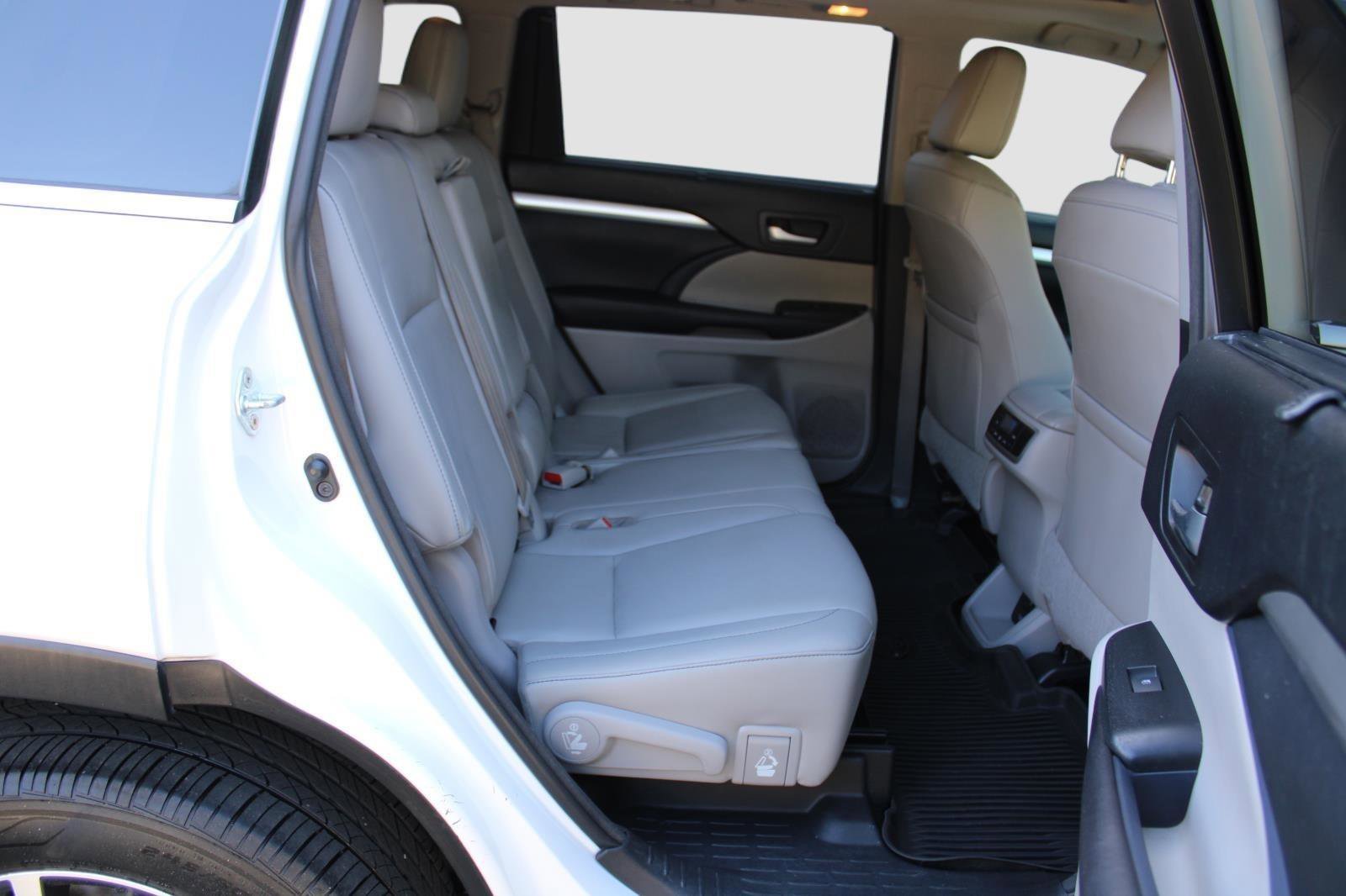 Used 2017 Toyota Highlander XLE image 37