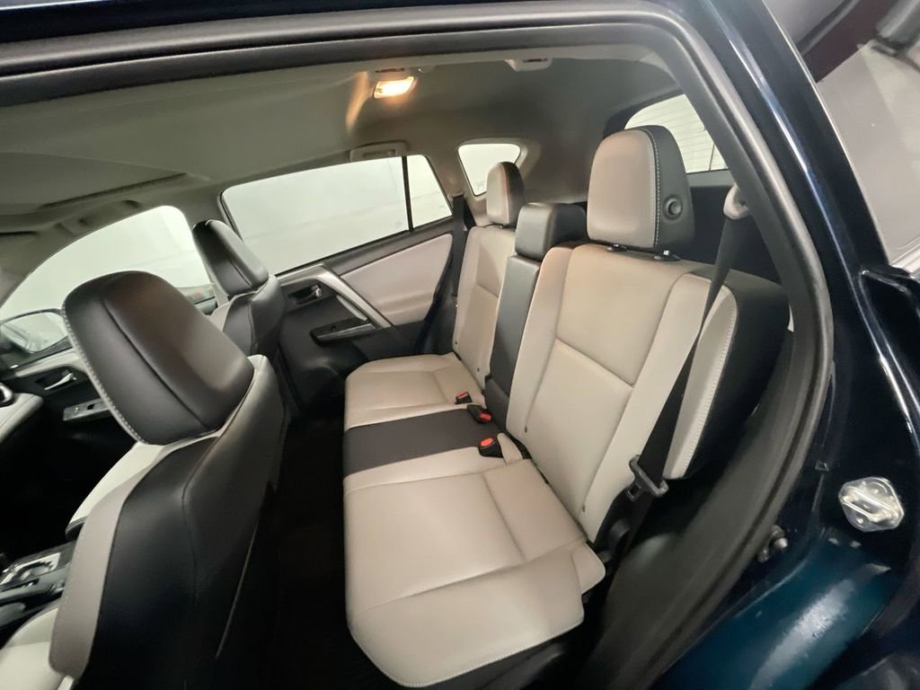 Used 2018 Toyota RAV4 Platinum image 24