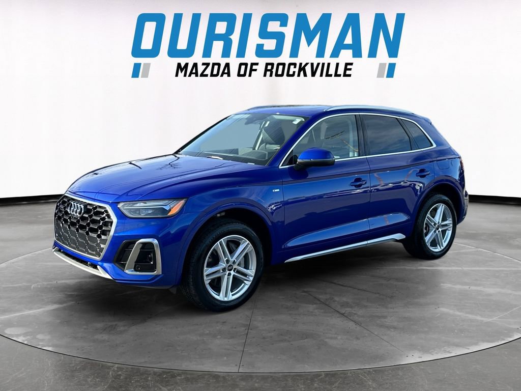 Used 2024 Audi Q5 e Premium Plus w/ Premium Plus Package image 2