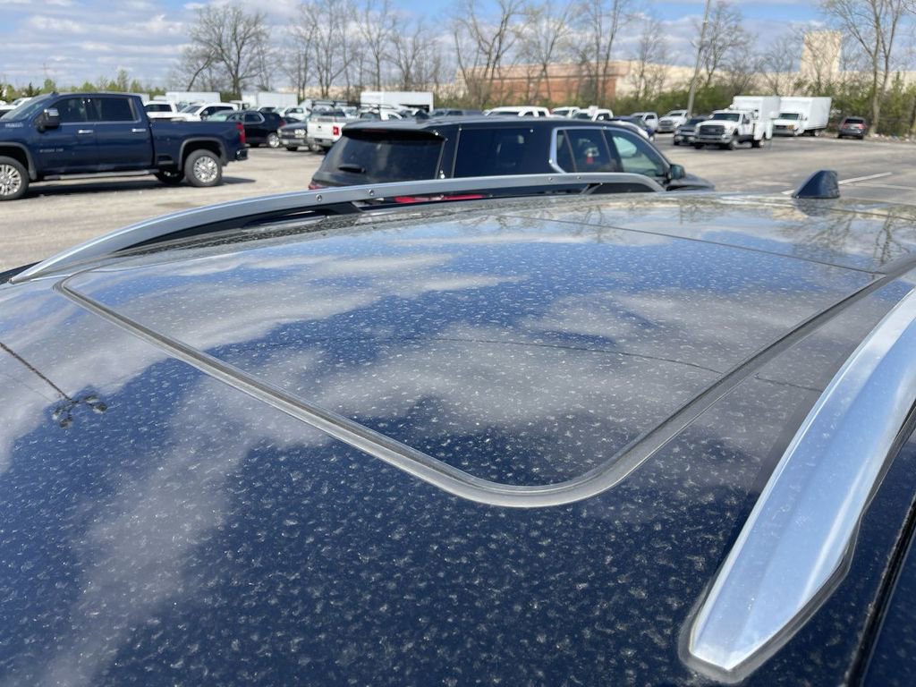 Used 2023 Chevrolet Equinox Premier image 3