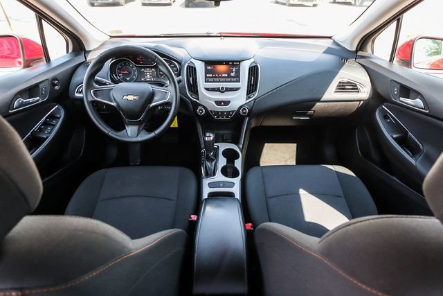 Used 2018 Chevrolet Cruze LS FWD image 17