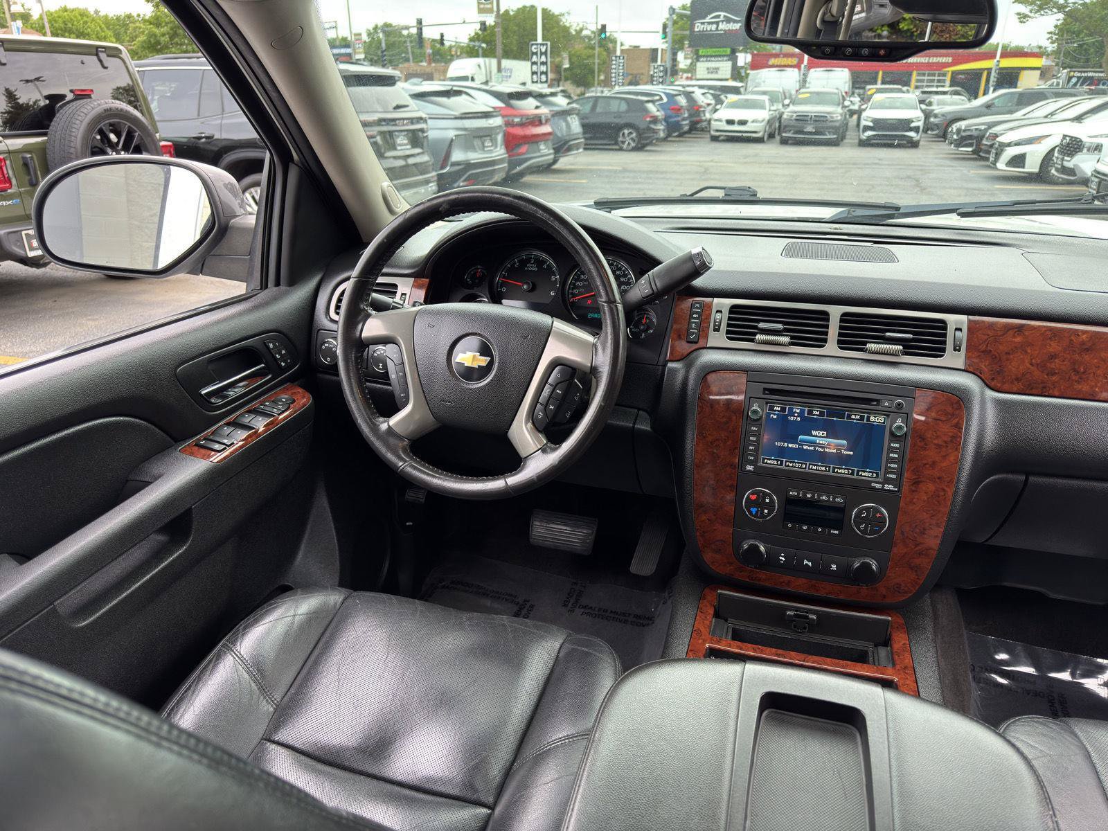 Used 2011 Chevrolet Avalanche LTZ AWD/4WD image 32
