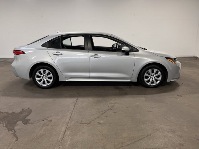 Used 2023 Toyota Corolla LE image 2