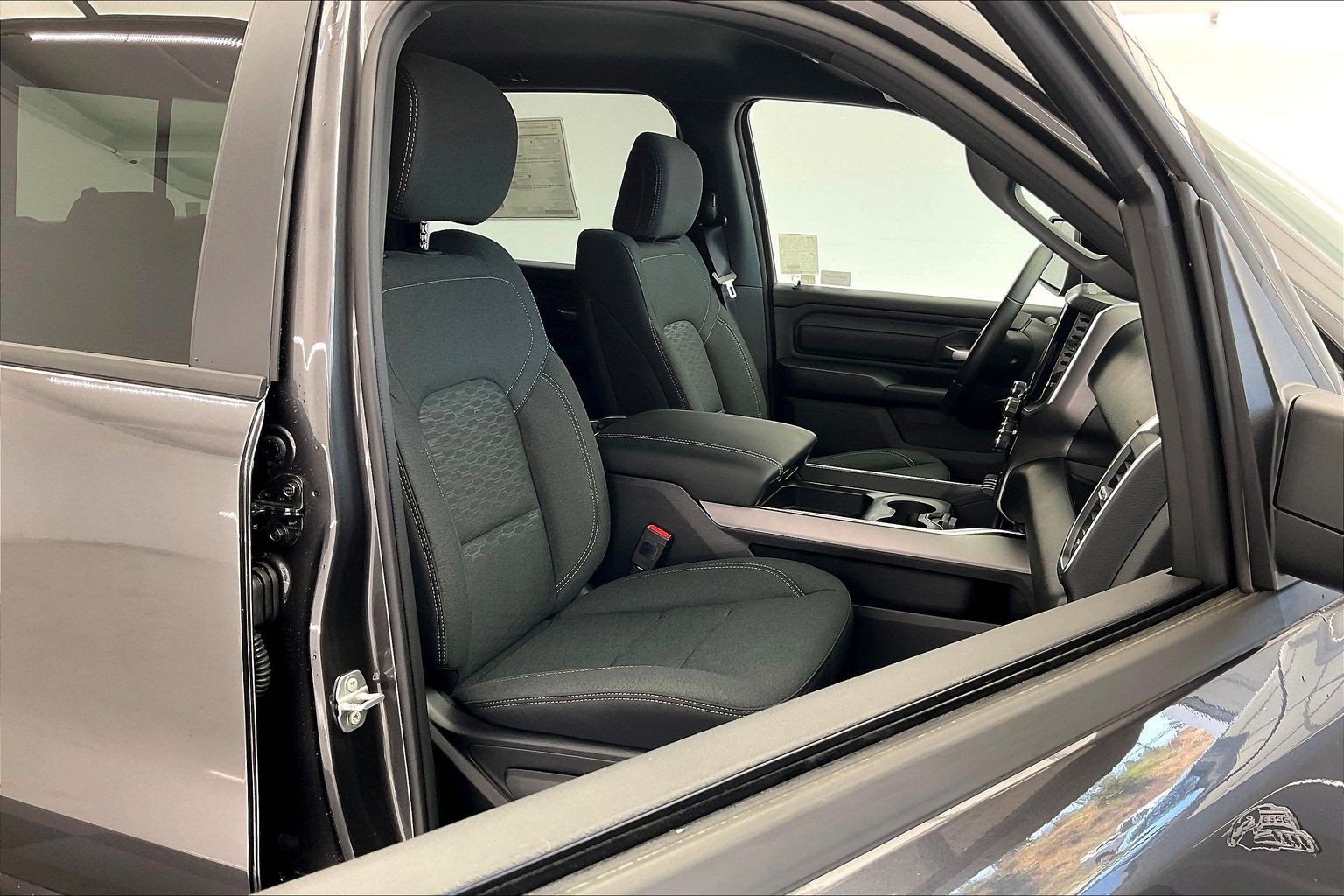 New 2026 RAM 1500 Express AWD/4WD image 9