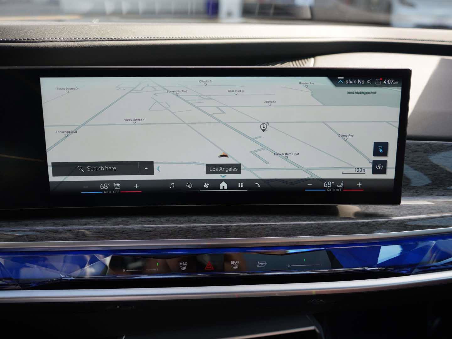 Used 2025 BMW i7 xDrive60 image 22