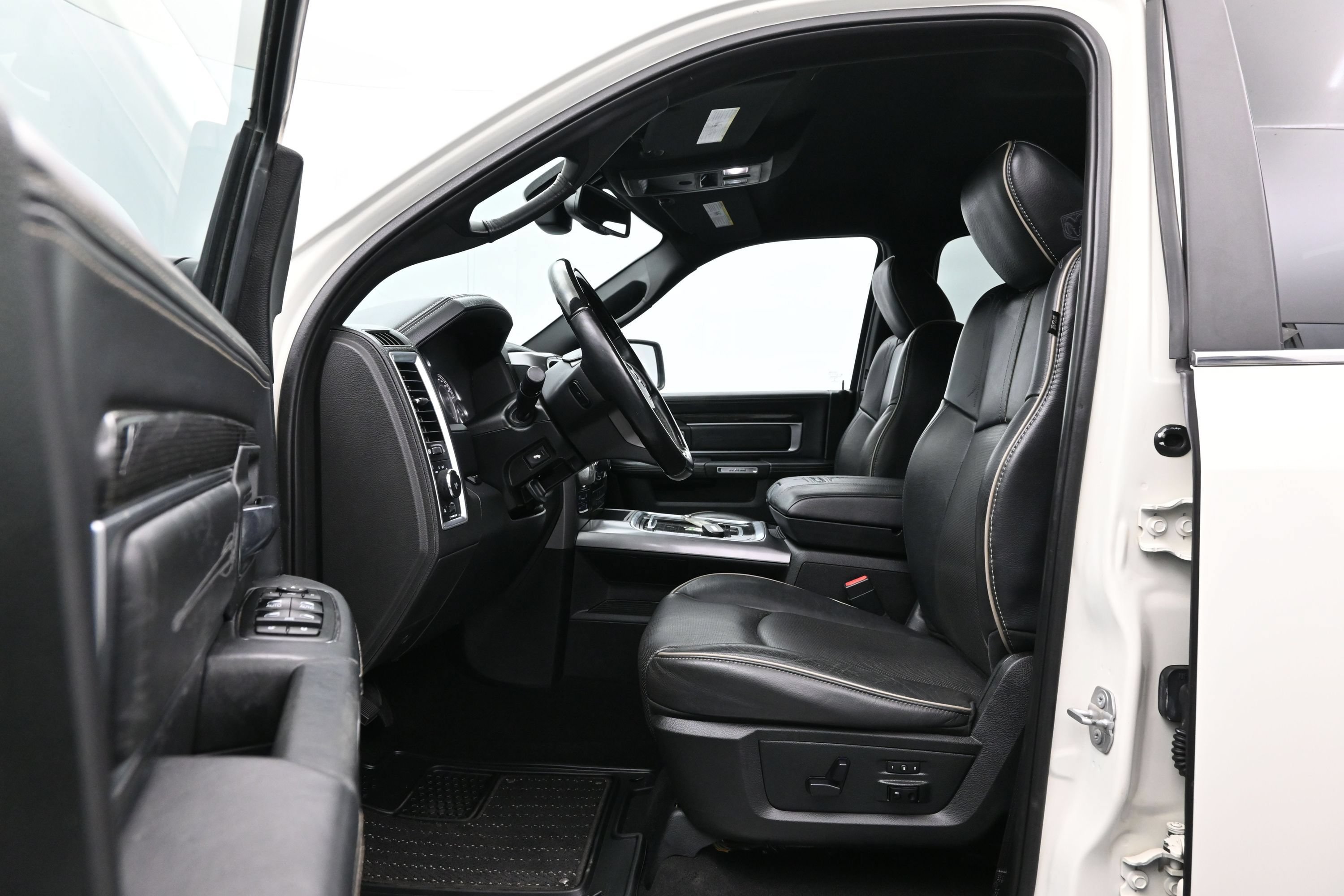 Used 2018 RAM 1500 Limited AWD/4WD image 9