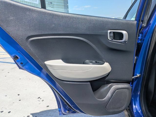 Used 2025 Hyundai Venue SEL FWD image 23