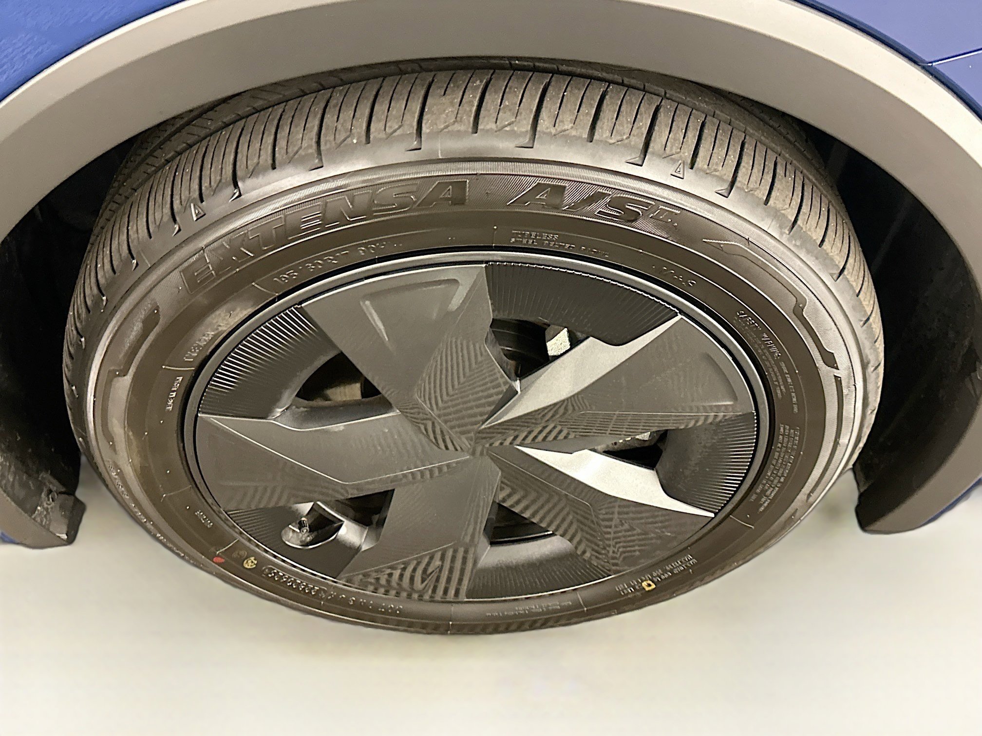 Used 2025 Toyota Prius Plug-In Hybrid image 11