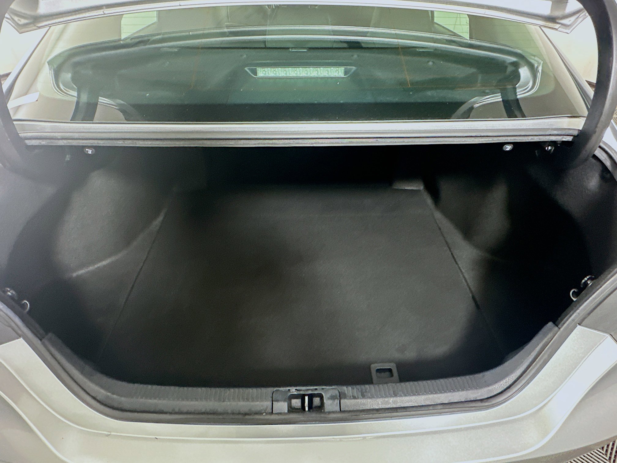 Used 2020 Toyota Camry SE FWD image 27