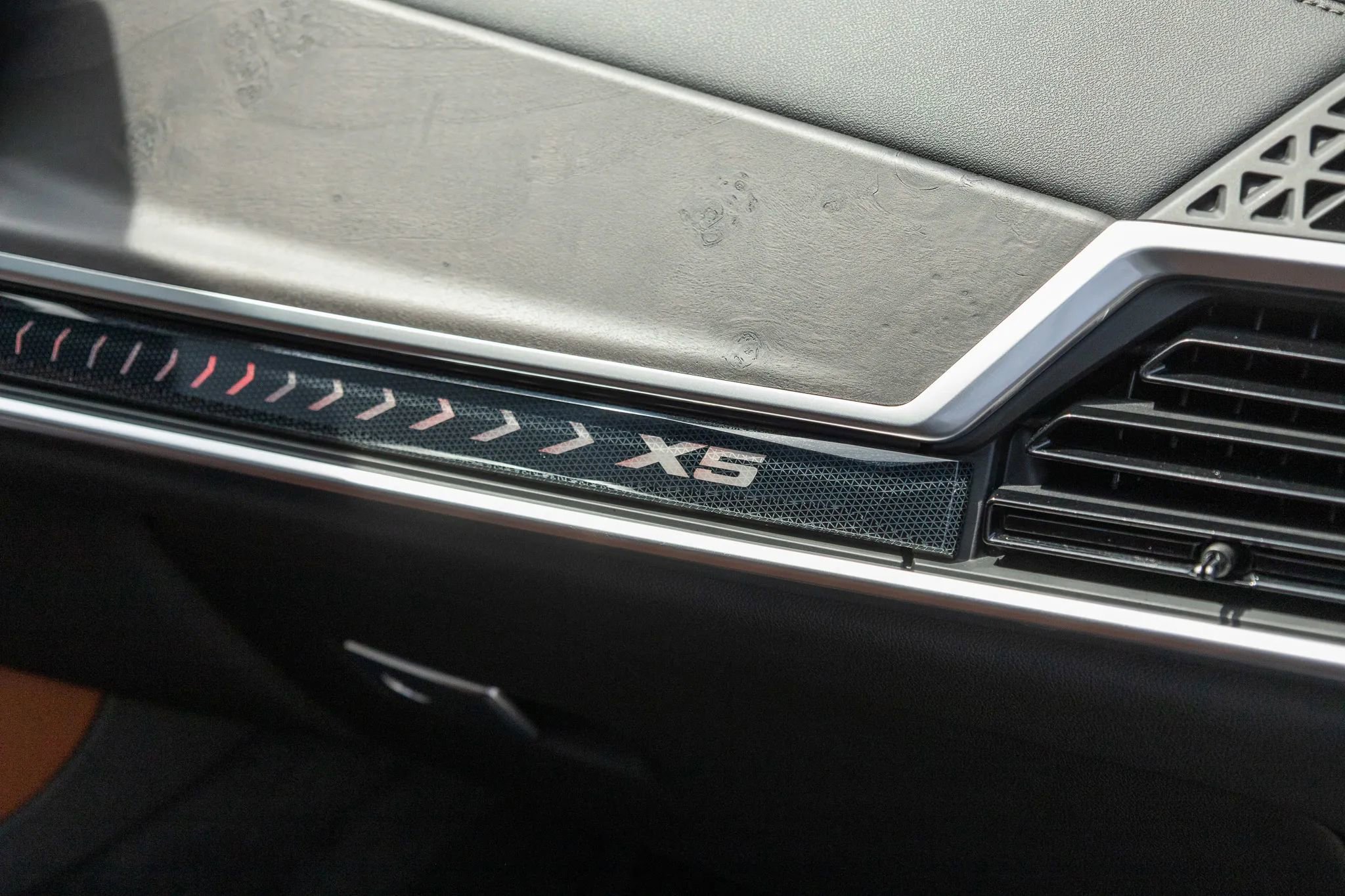 Used 2024 BMW X5 xDrive40i w/ M Sport Package image 62