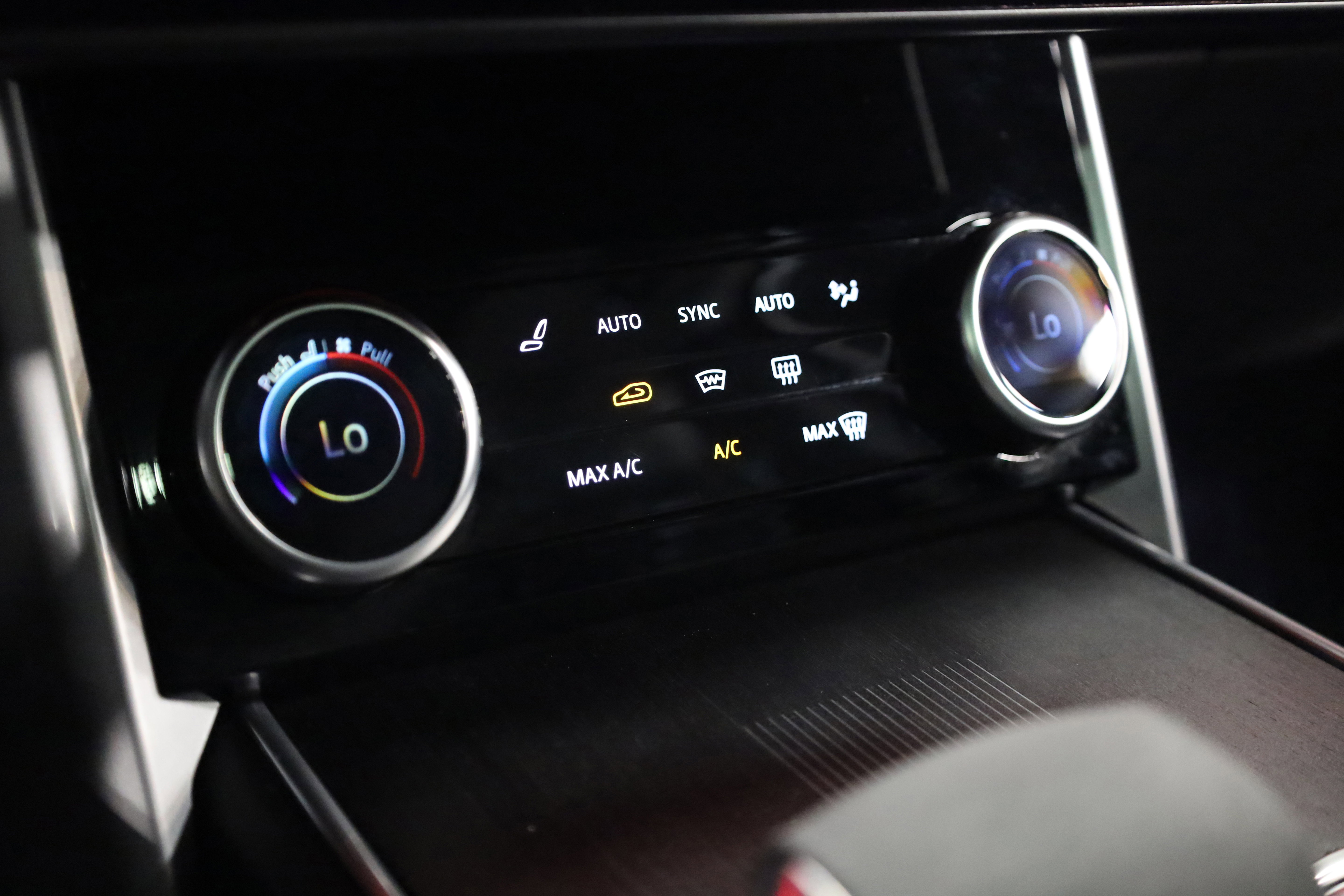 Used 2023 Land Rover Range Rover First Edition image 30