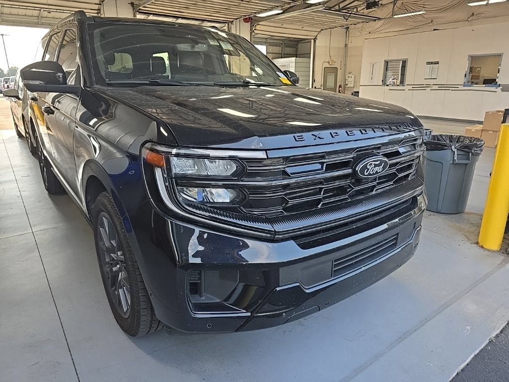 Certified 2025 Ford Expedition Platinum w/ Stealth Performance Package