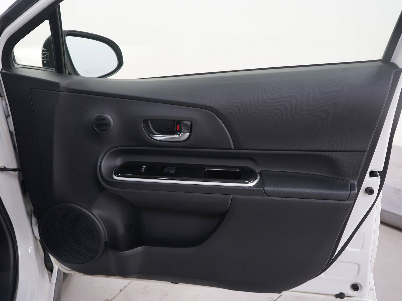 Used 2018 Toyota Prius C Two w/ Carpet Mat Package FWD image 9