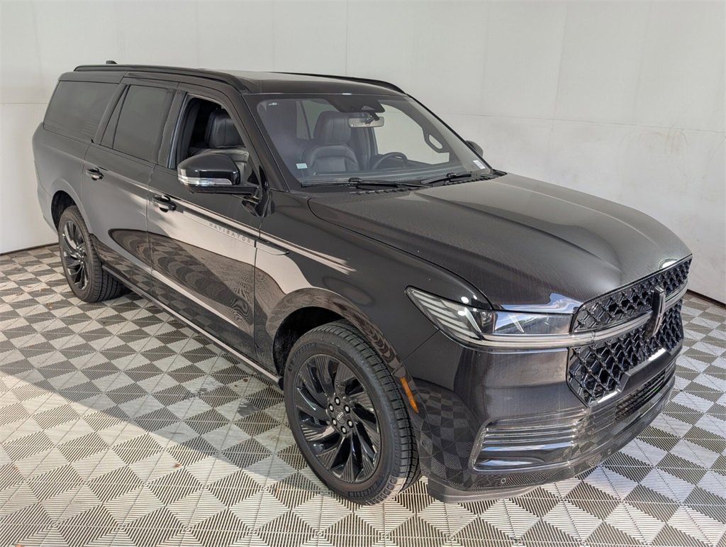 New 2025 Lincoln Navigator L Reserve w/ Jet Appearance Package image 2