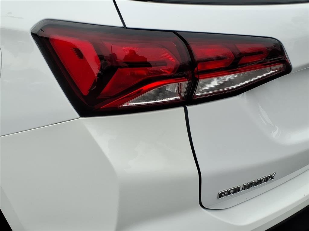 Used 2023 Chevrolet Equinox LS image 9