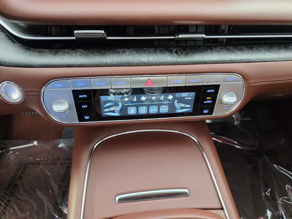 Used 2024 Genesis G90 3.5T AWD/4WD image 23