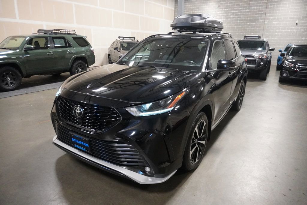 Used 2022 Toyota Highlander XSE AWD/4WD image 21