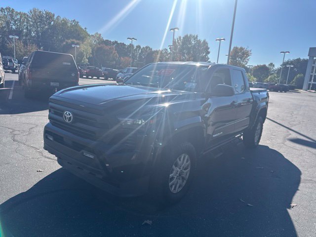 Used 2025 Toyota Tacoma SR5 AWD/4WD image 9
